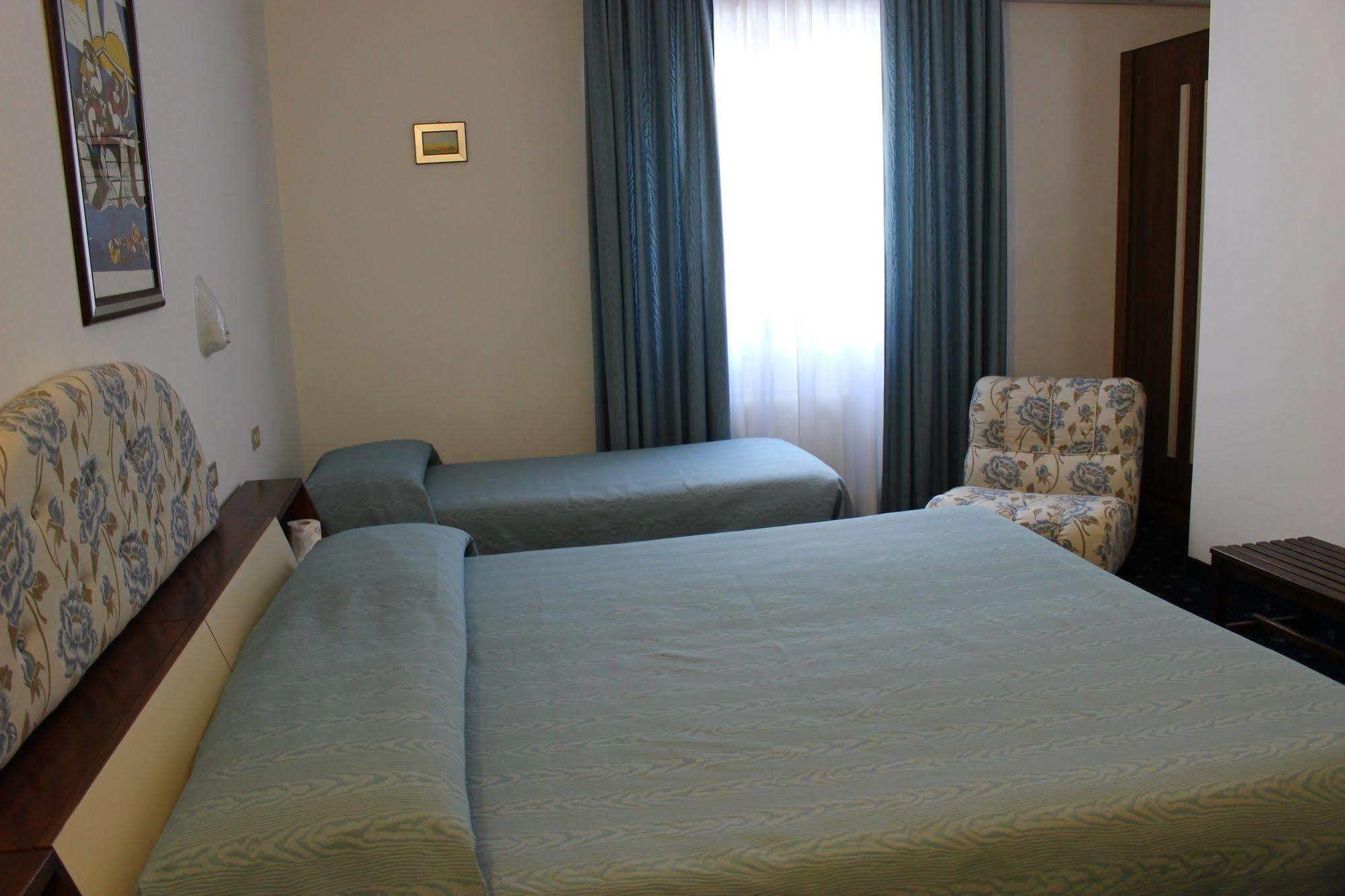 Hotel Pinolo Gubbio Exteriér fotografie
