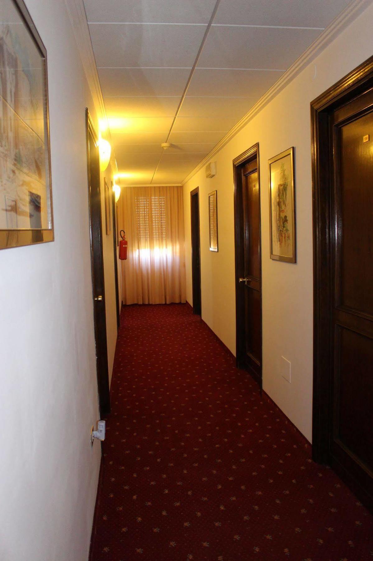 Hotel Pinolo Gubbio Exteriér fotografie
